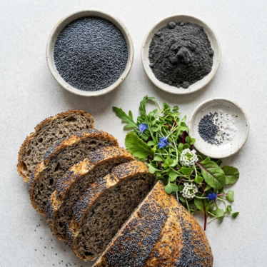 Blue poppy seeds used in healthy meals showing their nutritional benefits.
